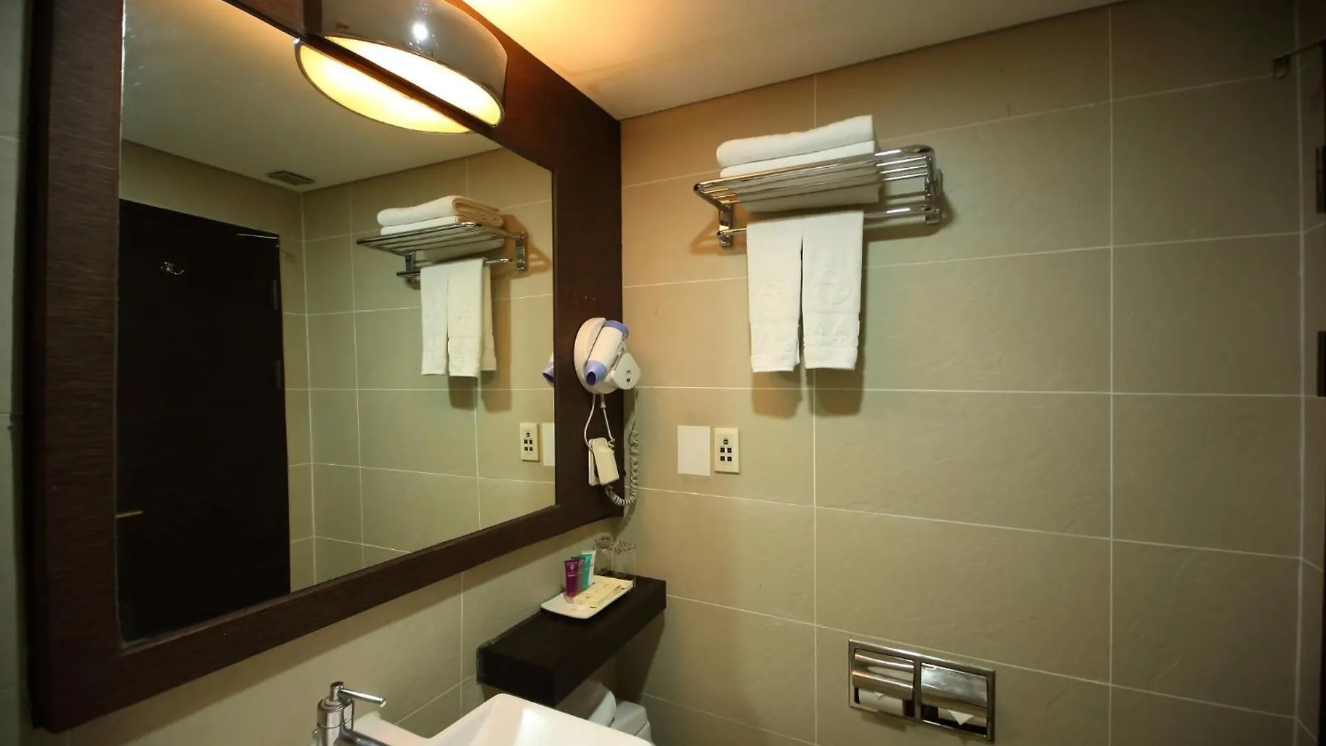 ****  Ramada By Wyndham Songdo Hotel Incheon Korsel